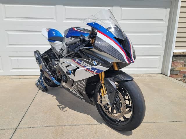 2017 BMW HP4 Race